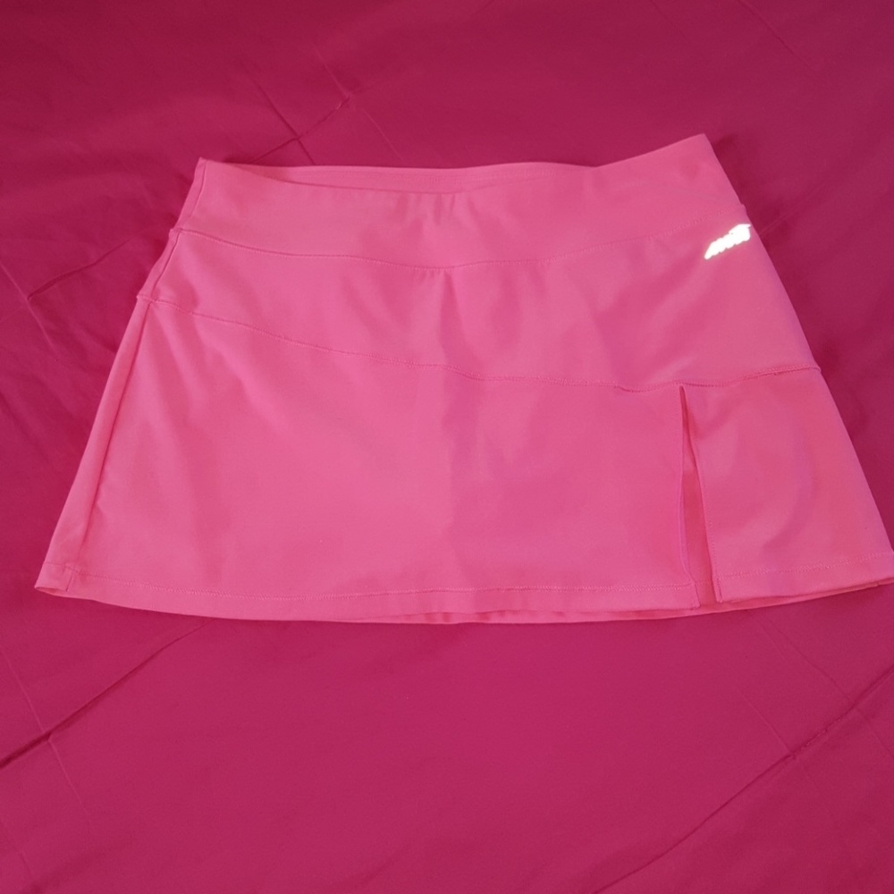 Size M AVIA skort